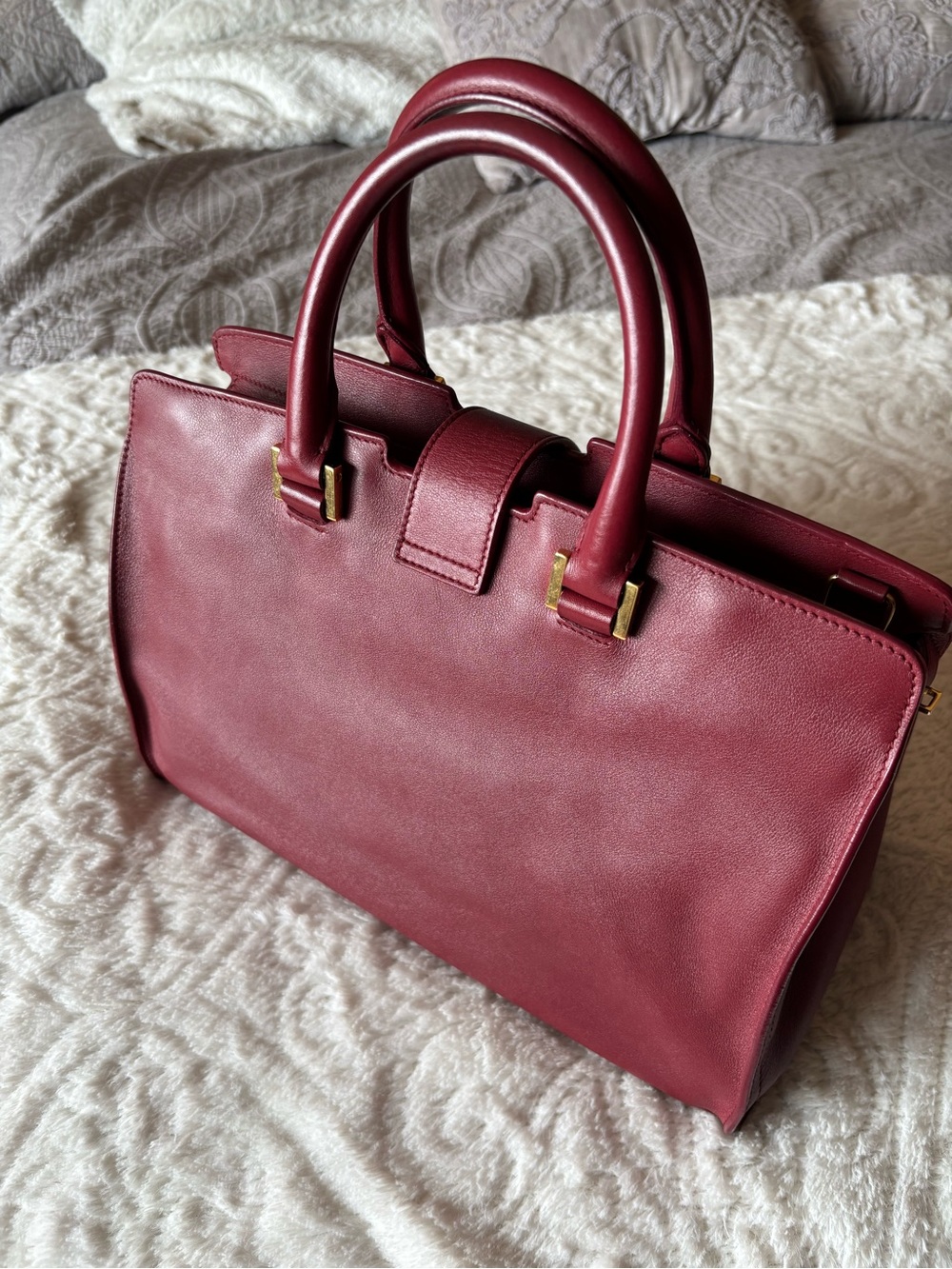 Saint Laurent Cabas in Wine/Gold - Picture 3 of 14
